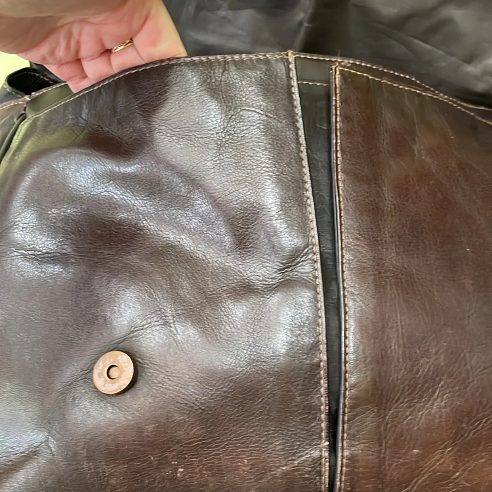 Vintage dark brown Kenneth Cole leather bag